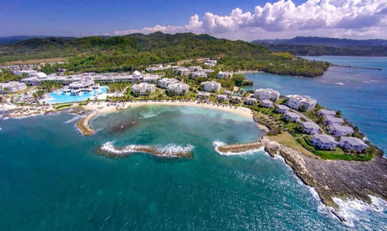 best caribbean dive resorts