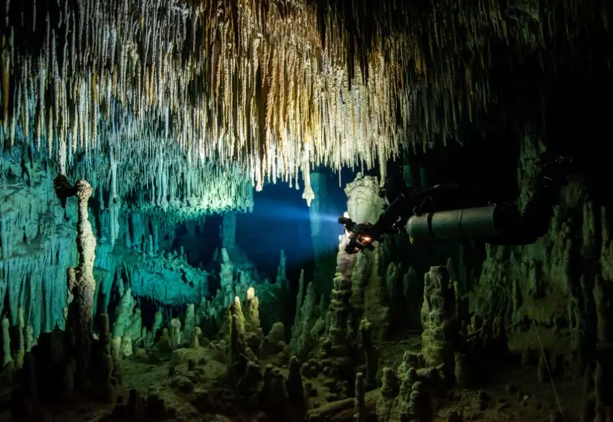cenote diving Mexico