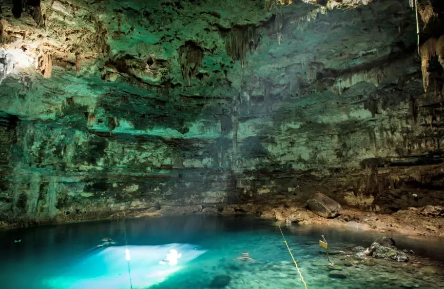 cenote cave diving