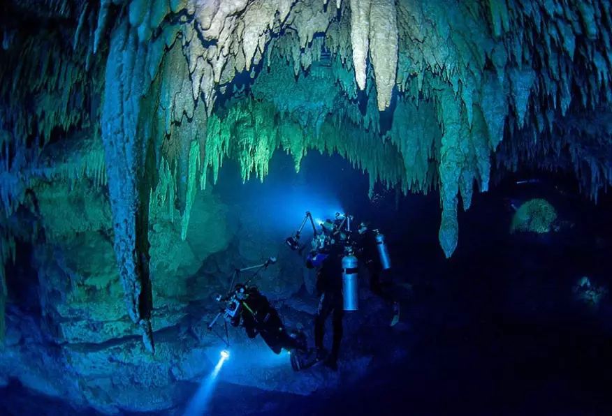 cenote cave diving