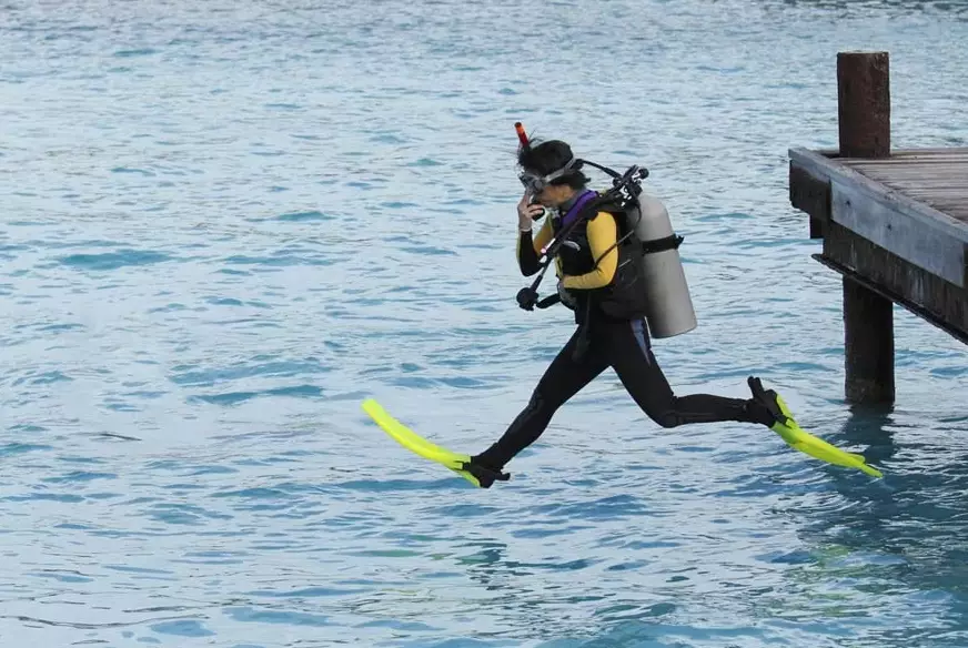 how to enter water from boat