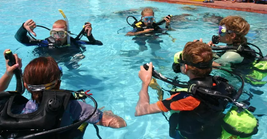 how to dive underwater